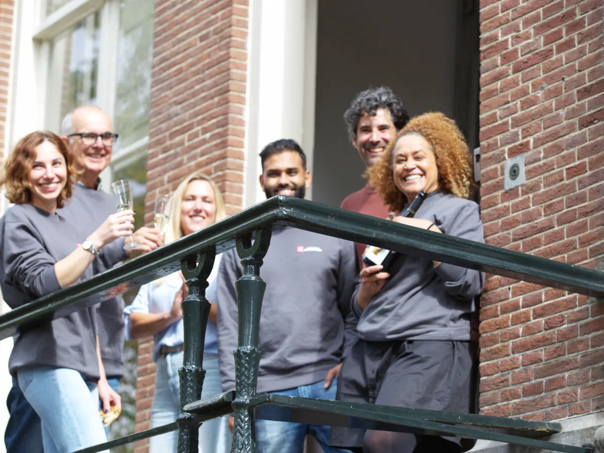 Graduates with their diplomas at Amsterdam Data Academy